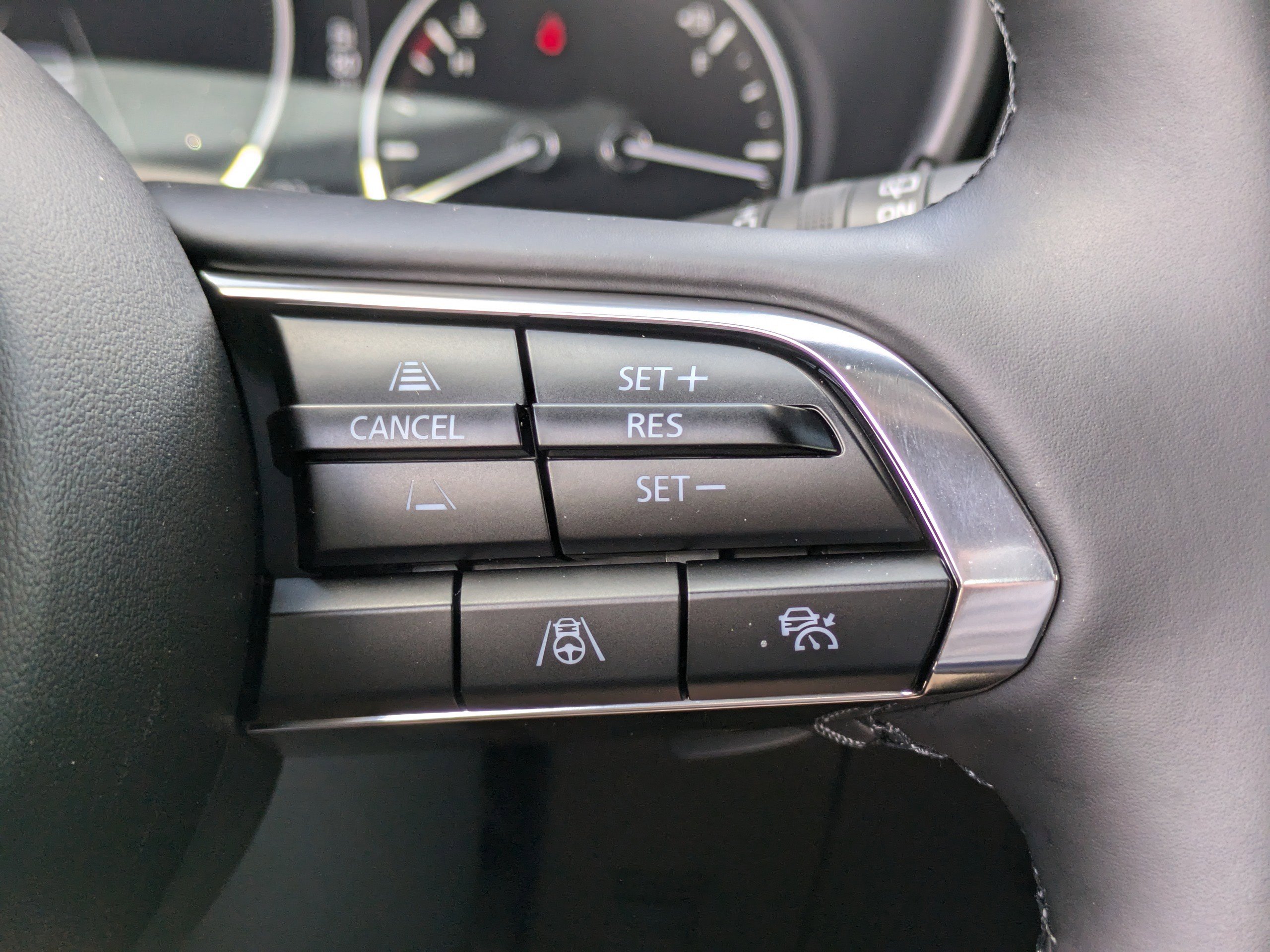 New 2025 MAZDA MAZDA3 Hatchback w/Premium Plus Pkg image 24