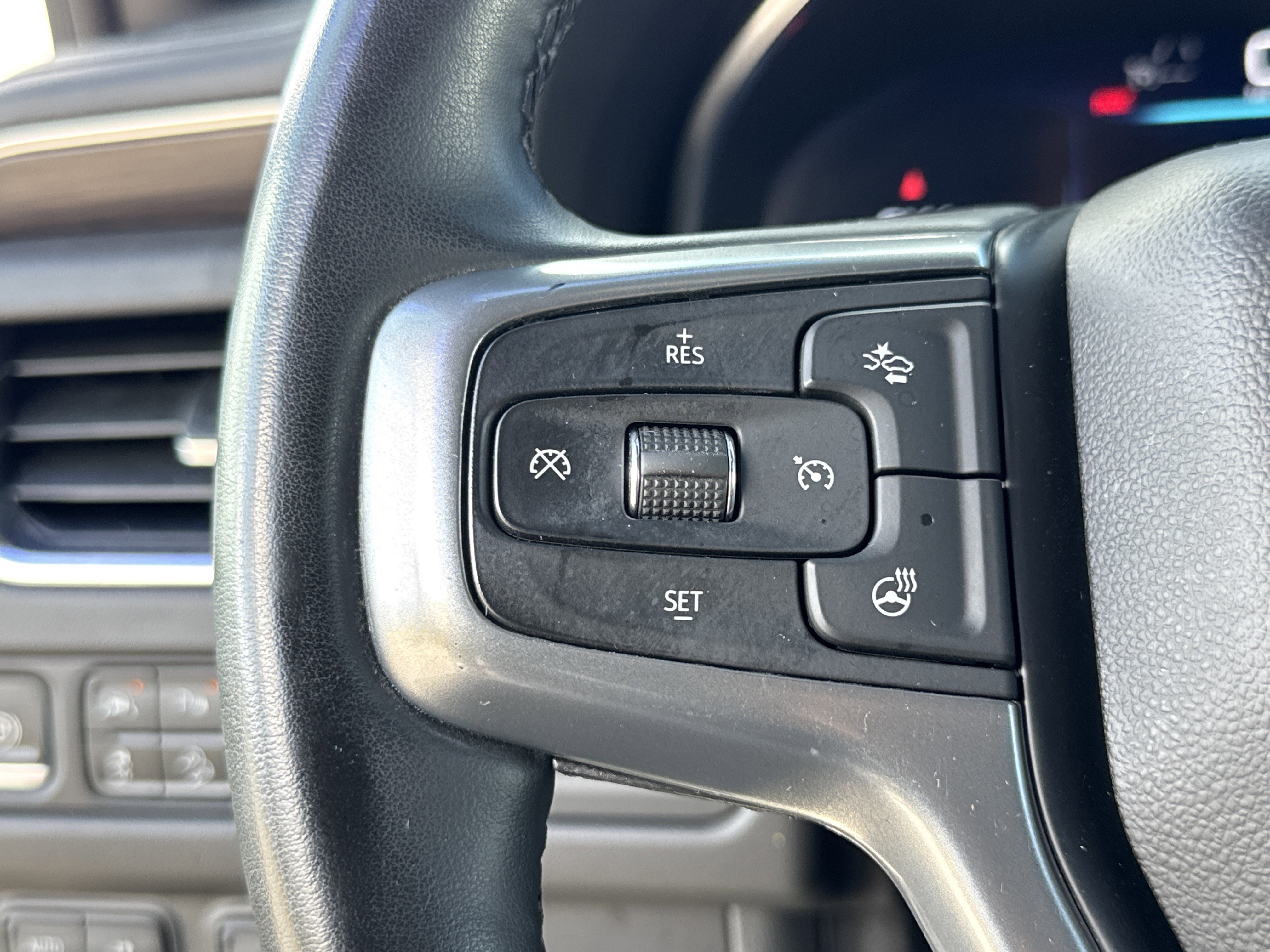 Used 2023 Chevrolet Tahoe Z71 w/ Luxury Package image 18