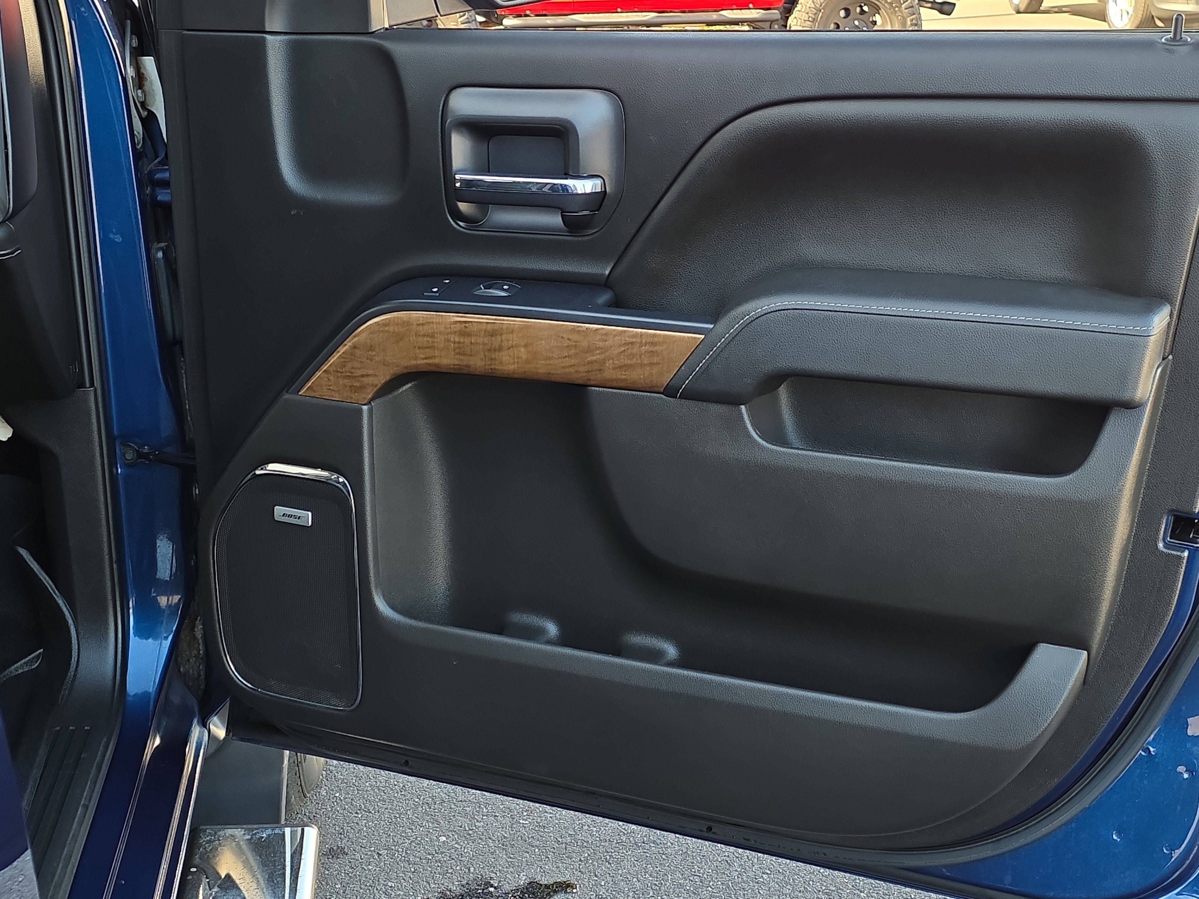 Used 2016 Chevrolet Silverado 1500 LTZ w/ LTZ Plus Package image 30