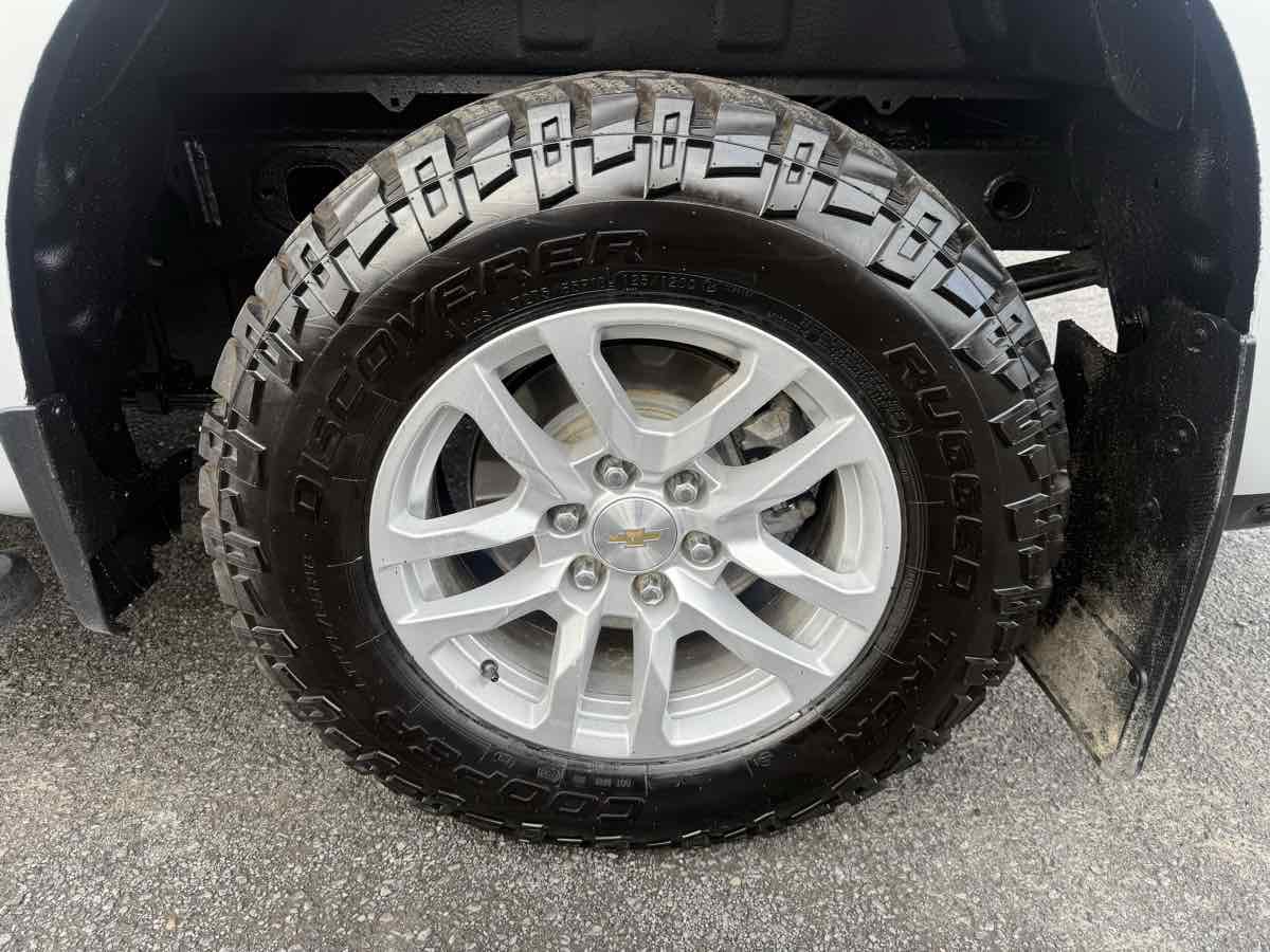 Used 2021 Chevrolet Silverado 1500 LT w/ Z71 Off-Road Package AWD/4WD image 7