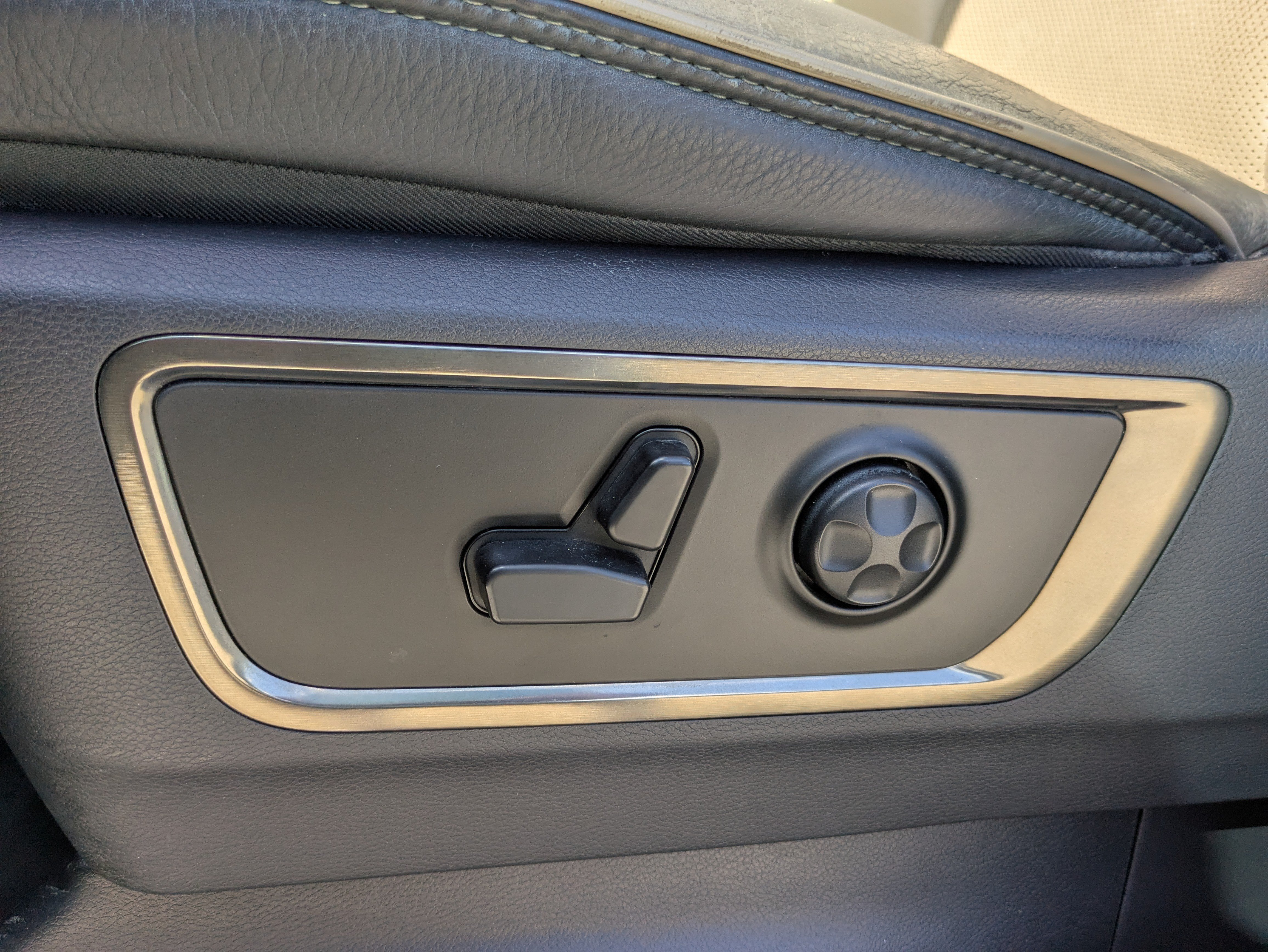 Used 2019 RAM 1500 Limited w/ Advanced Safety Group AWD/4WD image 6