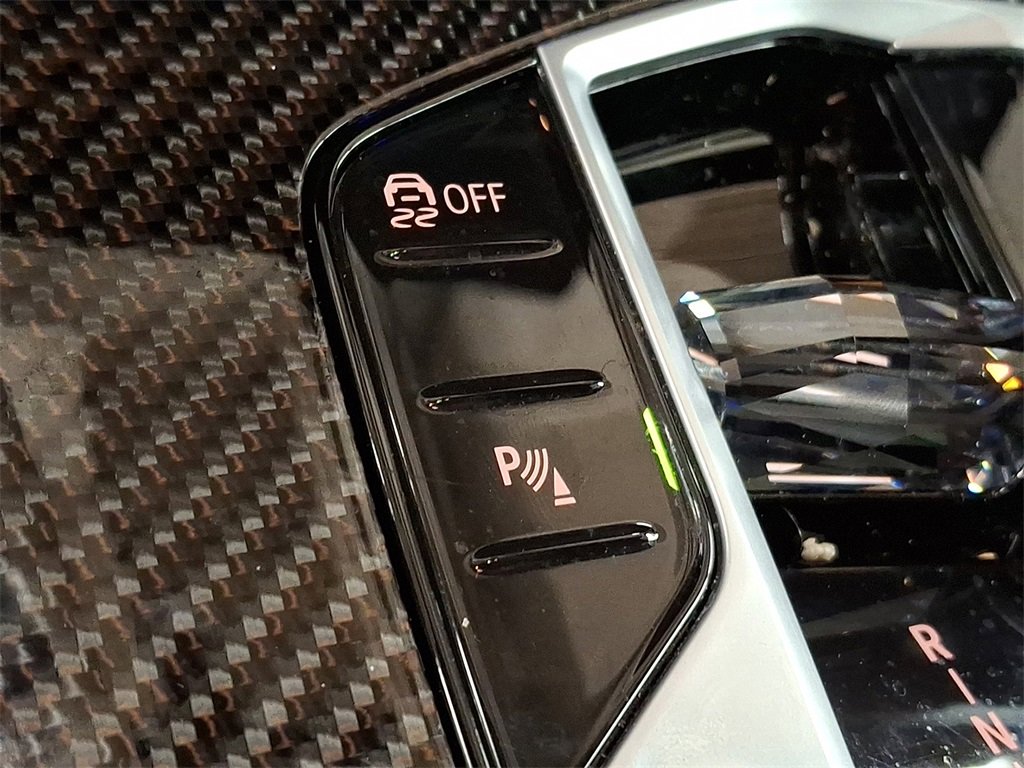 Used 2025 BMW X5 M60i w/ Executive Package image 19