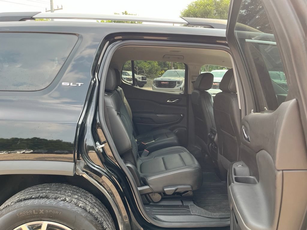 Used 2023 GMC Acadia SLT w/ Preferred Package FWD image 30
