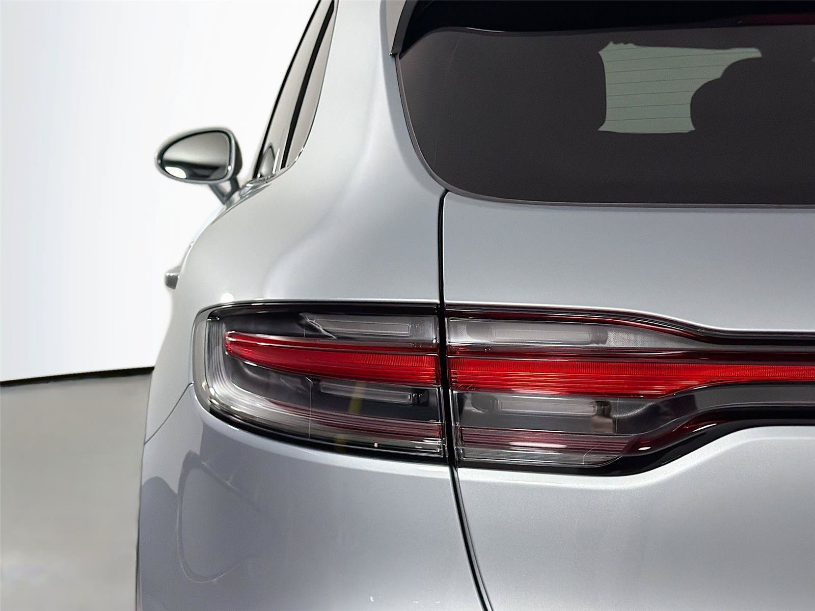 Certified 2025 Porsche Macan S AWD/4WD image 16