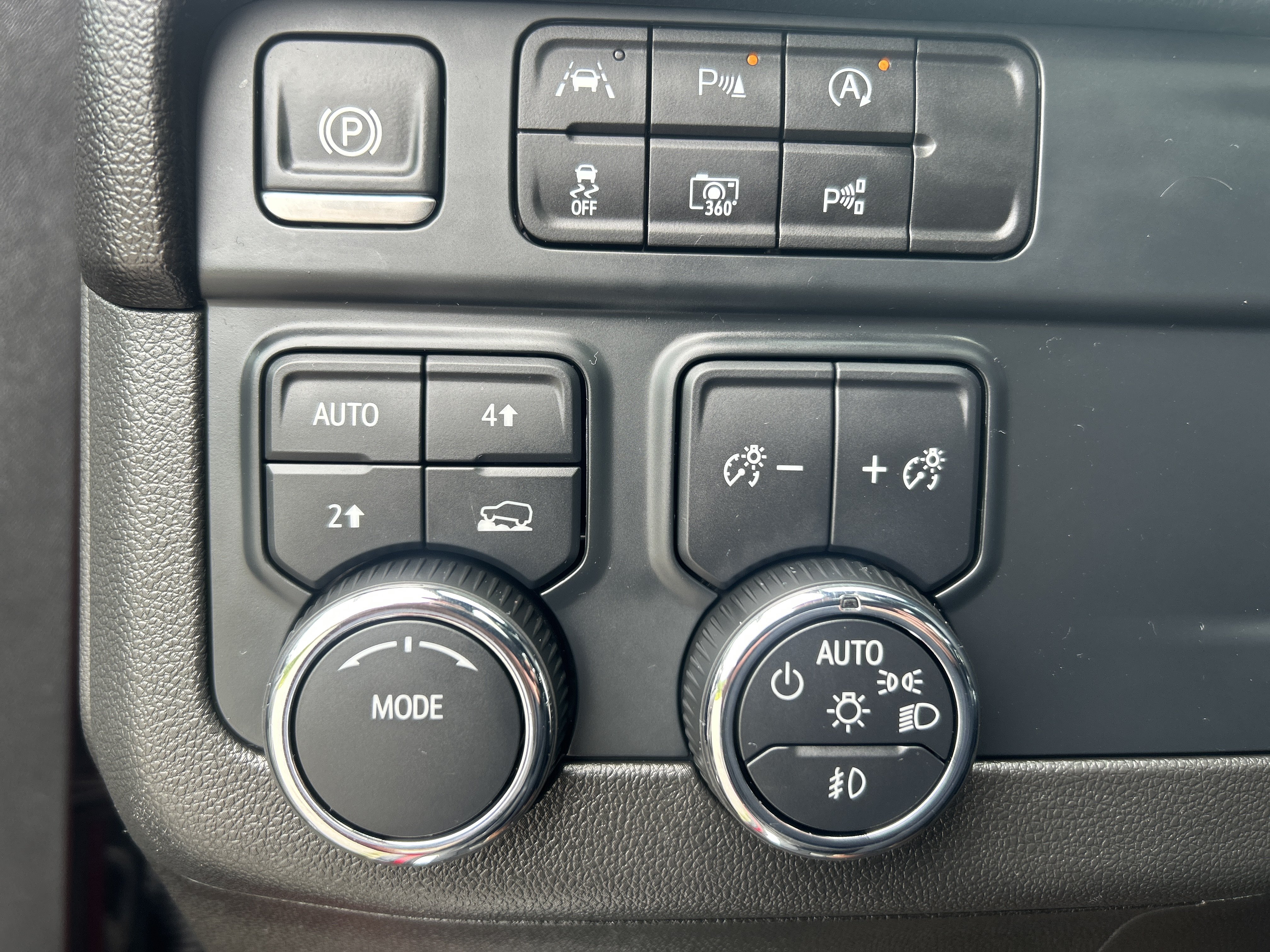 Used 2025 Chevrolet Tahoe RST w/ Comfort Package AWD/4WD image 54