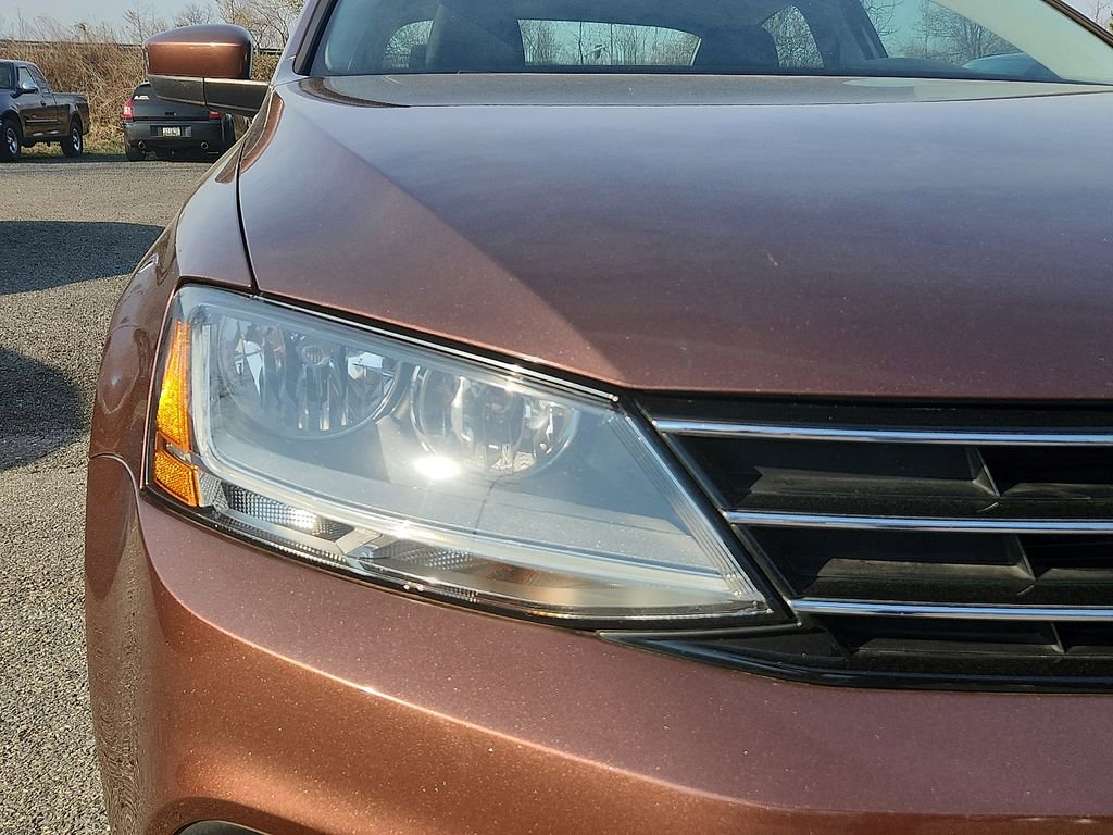 Used 2017 Volkswagen Jetta S image 9