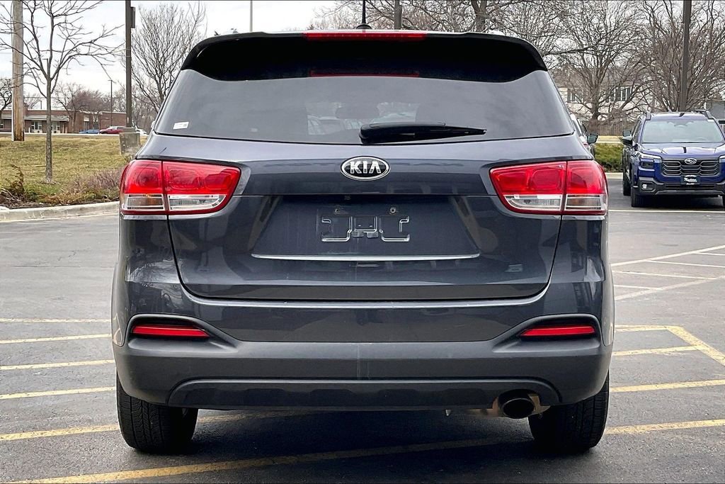 Used 2017 Kia Sorento LX image 3