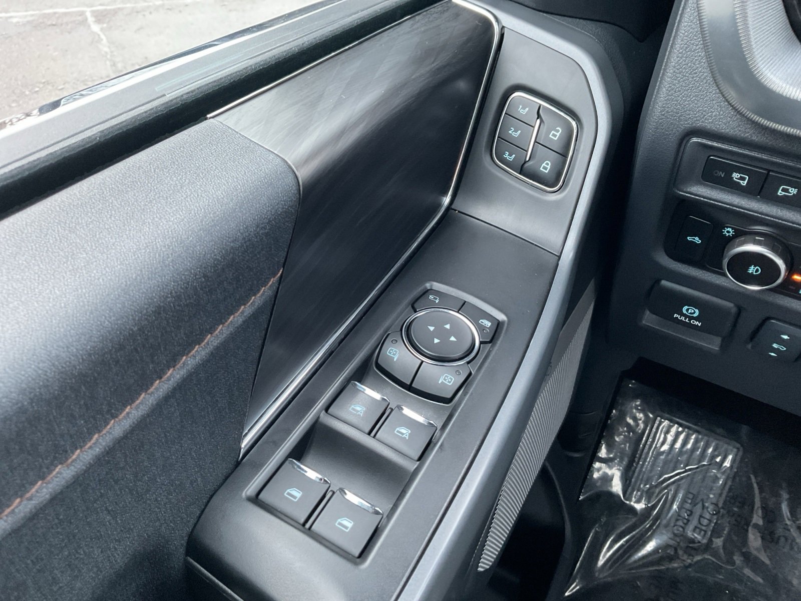 Used 2024 Ford F150 Lariat w/ Tow/Haul Package image 22