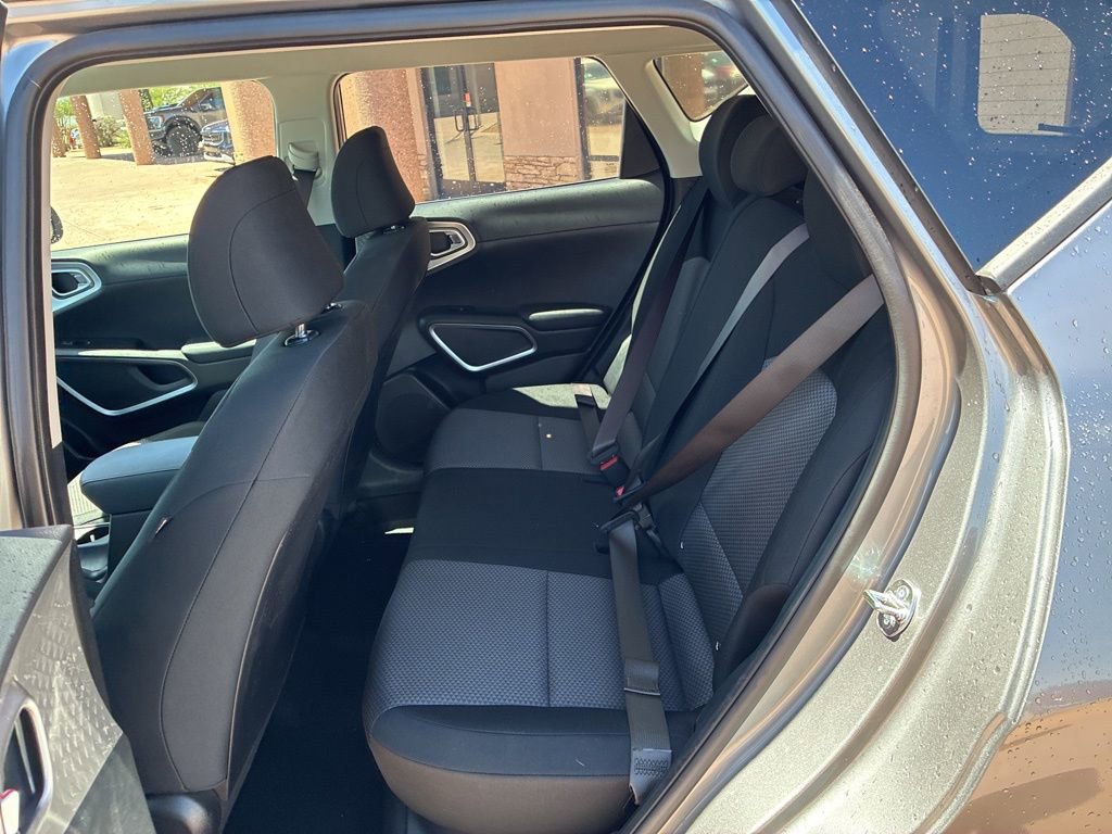 Used 2025 Kia Soul LX FWD image 17