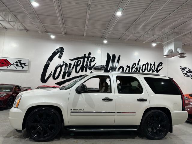Used 2009 GMC Yukon Denali RWD image 2