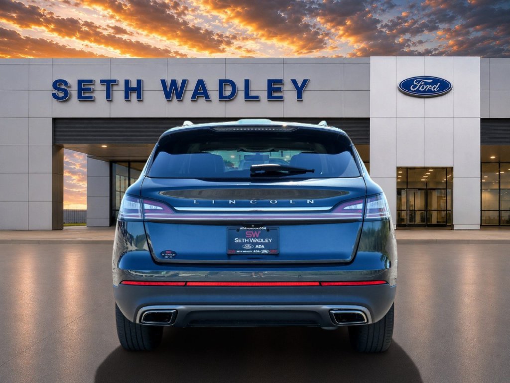 Used 2023 Lincoln Nautilus Reserve AWD/4WD image 6
