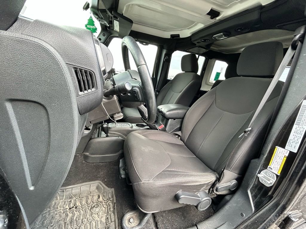 Used 2016 Jeep Wrangler Unlimited Willys image 15