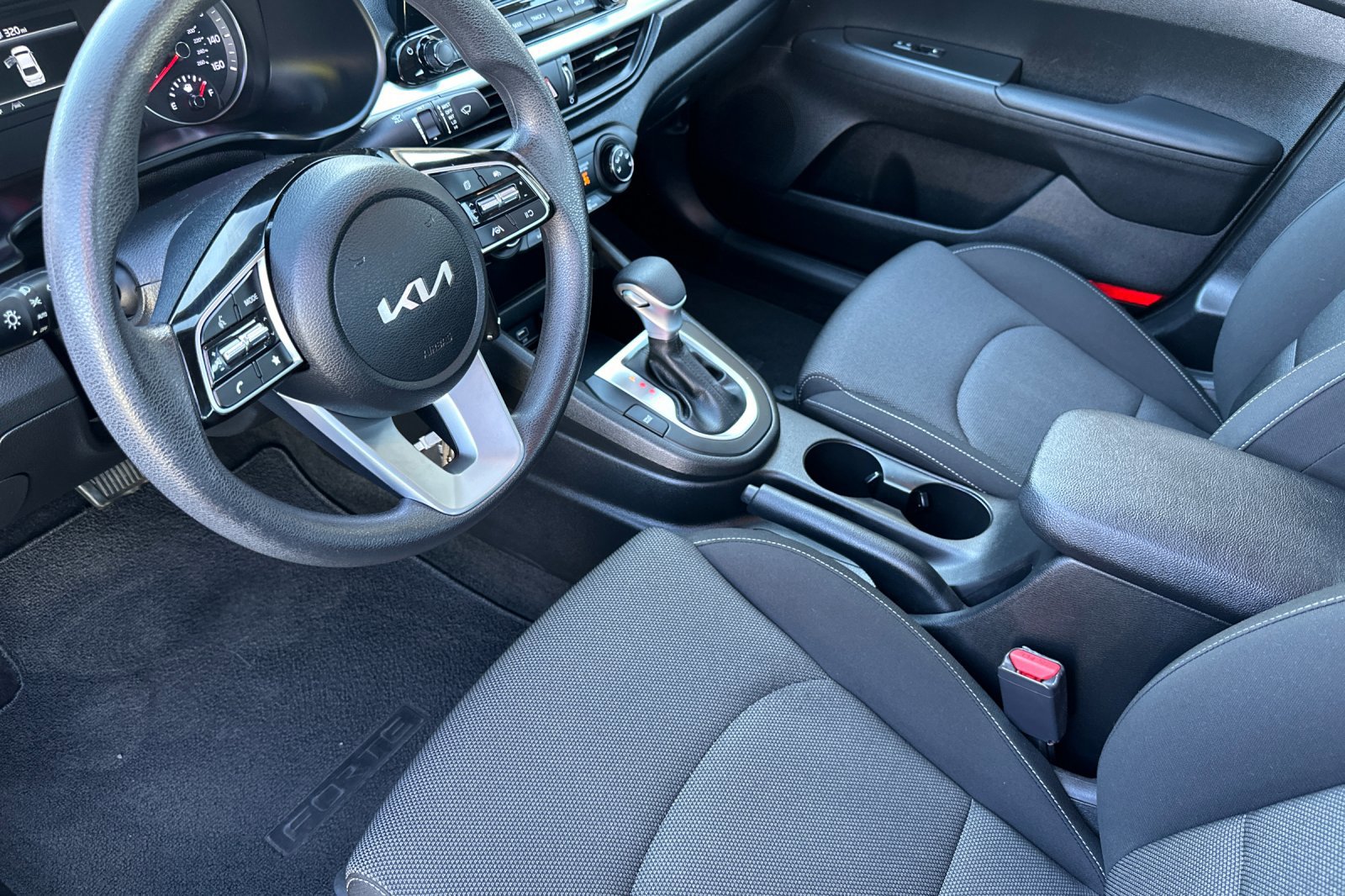 Used 2023 Kia Forte LXS w/ LXS Technology Package image 11