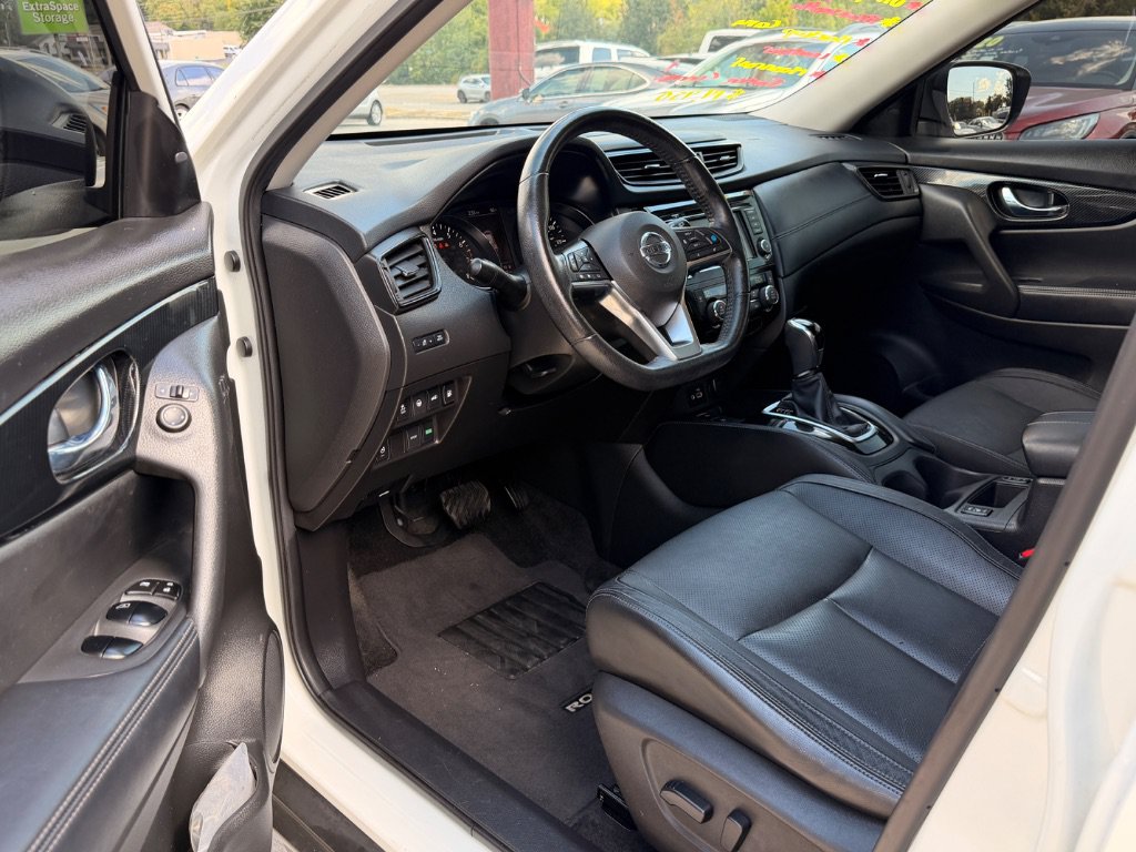 Used 2018 Nissan Rogue SL w/ Premium Package FWD image 5
