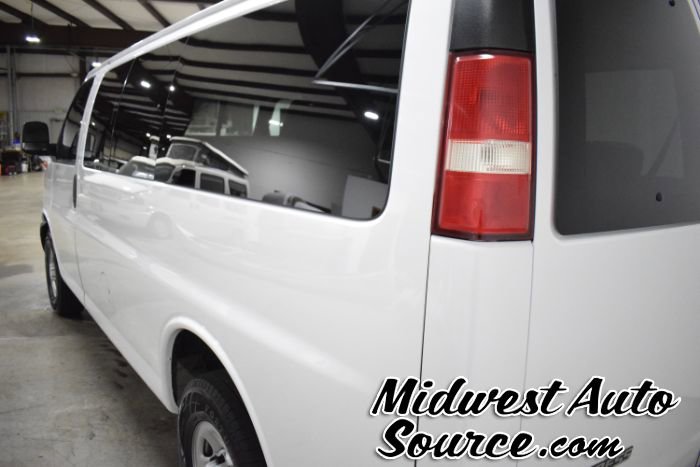 Used 2018 Chevrolet Express 2500 LS w/ Driver Convenience Package RWD image 4