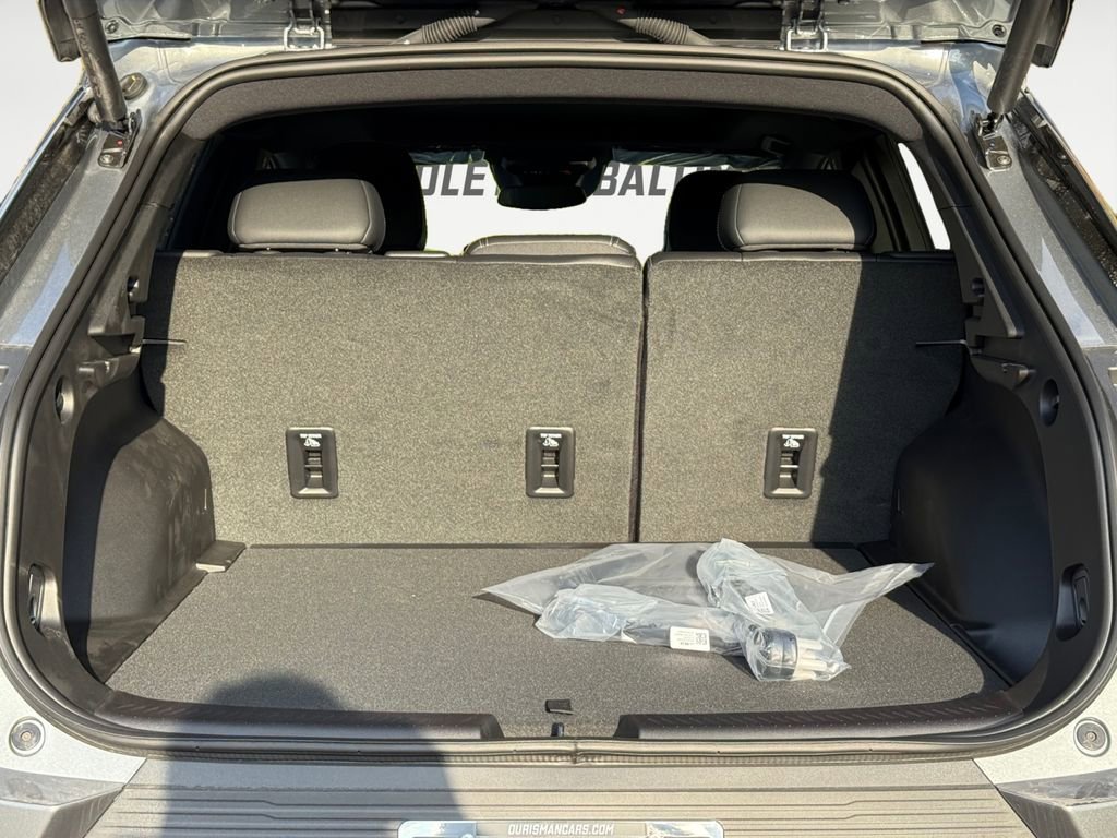 New 2026 Chevrolet Equinox EV LT image 16