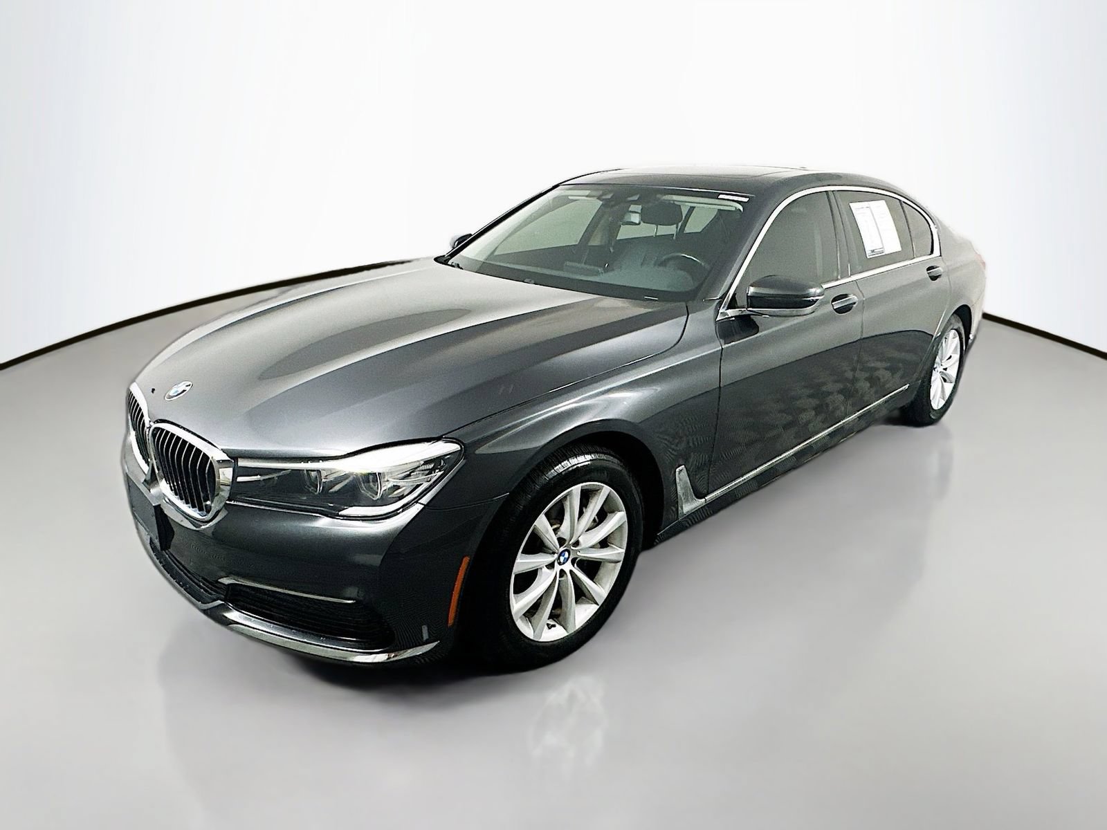 Used 2019 BMW 740i xDrive AWD/4WD image 3