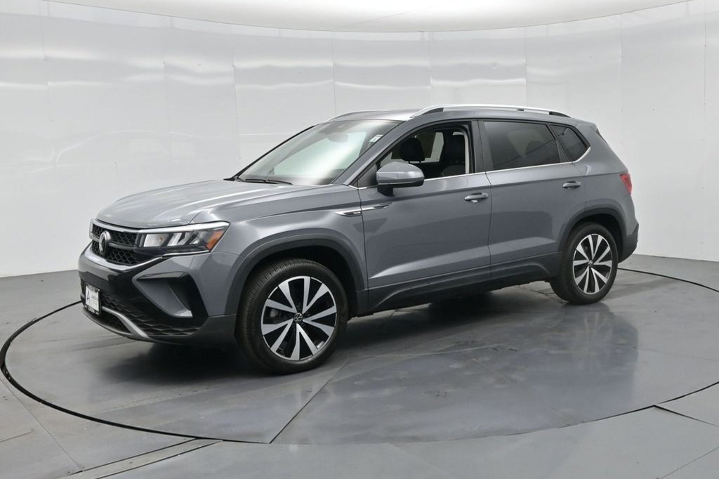 Used 2023 Volkswagen Taos SE w/ Panoramic Sunroof Package AWD/4WD image 8