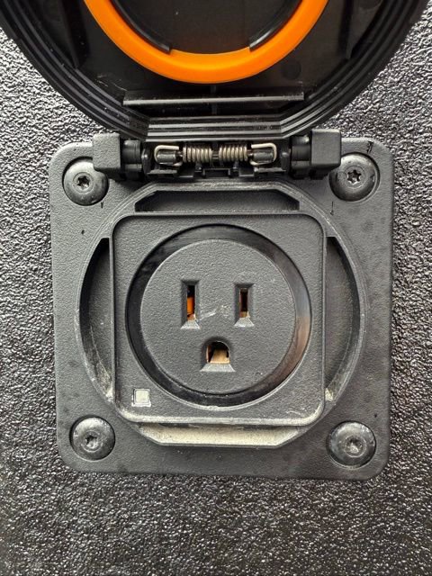 Used 2024 GMC Sierra 1500 AT4 w/ Technology Package image 24