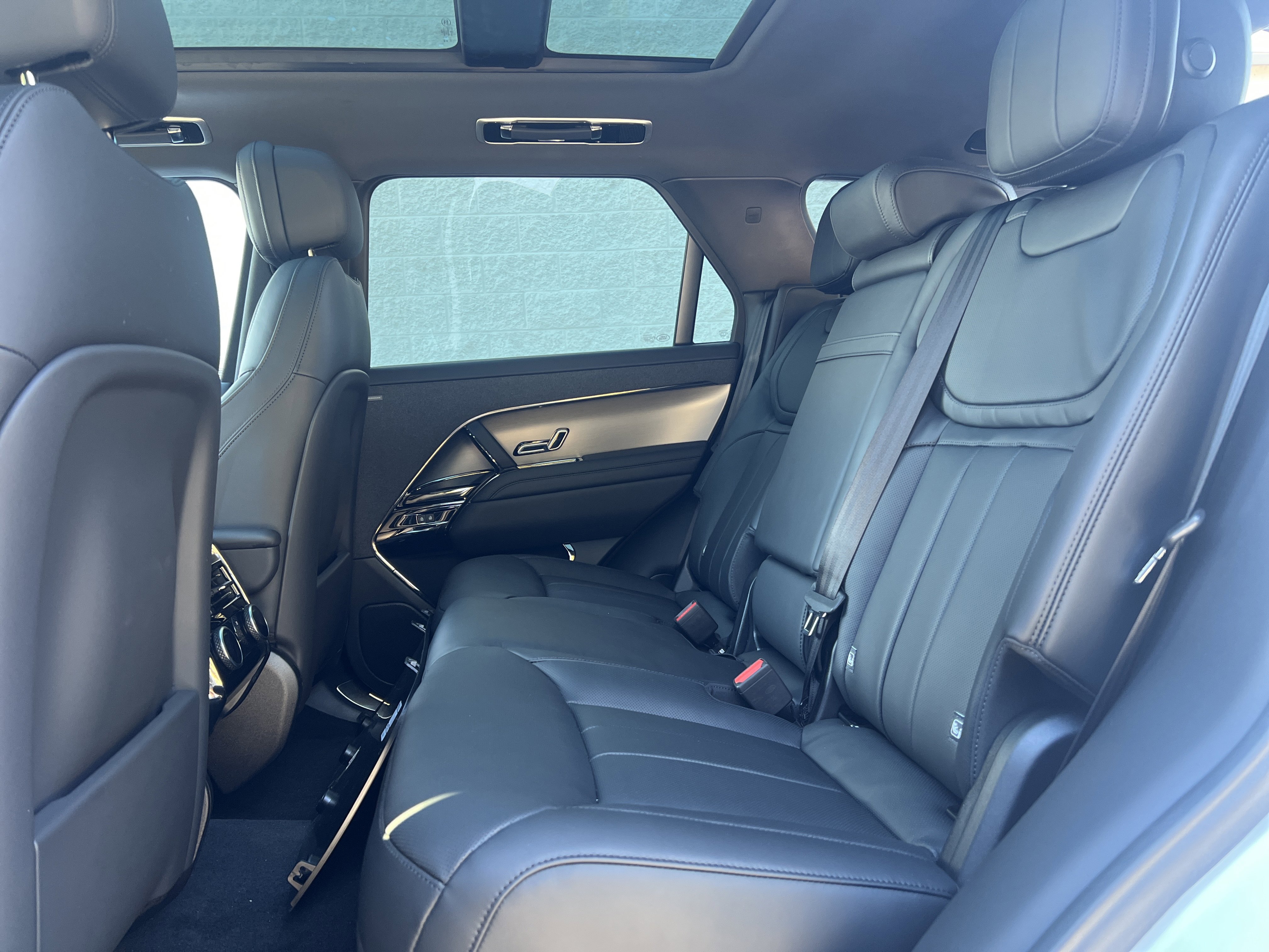 New 2025 Land Rover Range Rover Sport Dynamic SE image 28