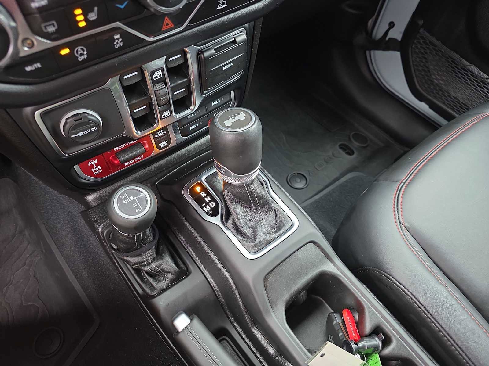 Used 2024 Jeep Wrangler Unlimited Rubicon w/ Technology Group image 14