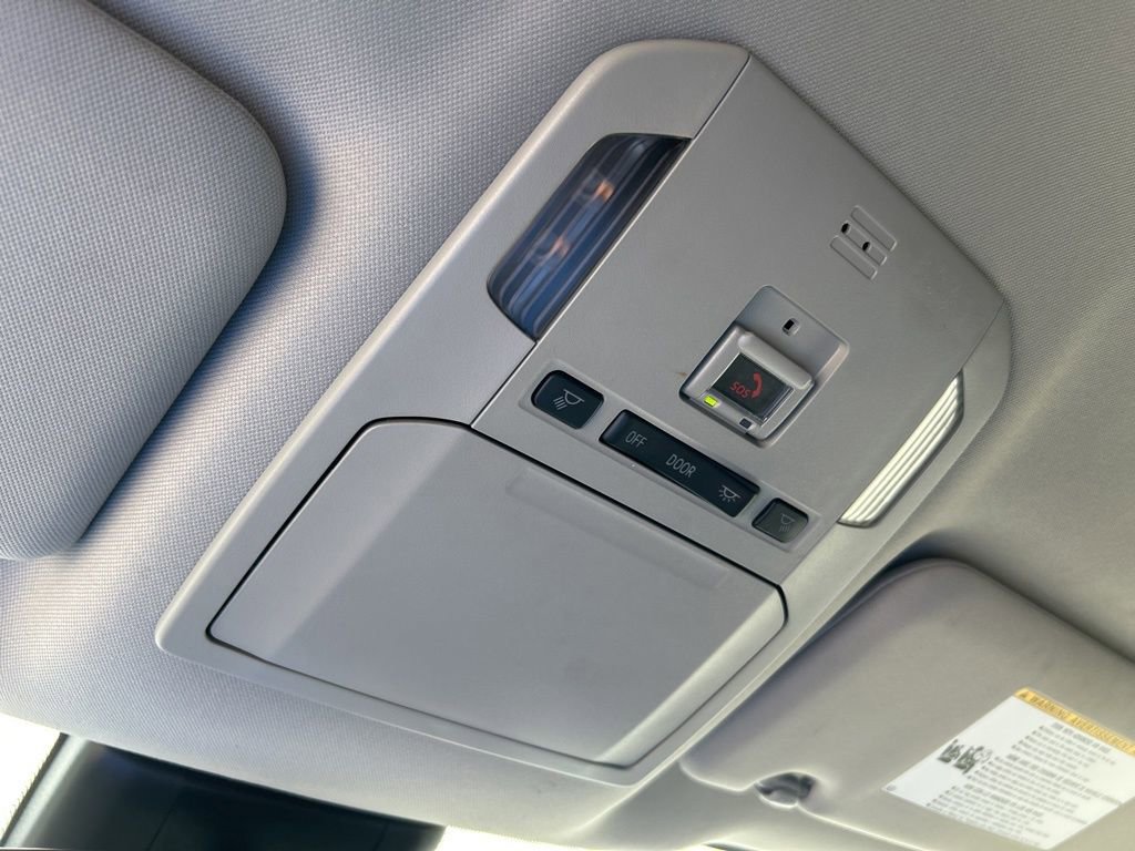 Used 2023 Toyota Highlander L image 45