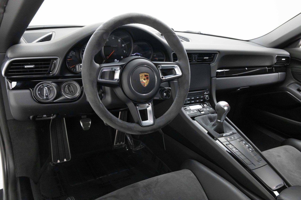 Used 2018 Porsche 911 Carrera T RWD image 6