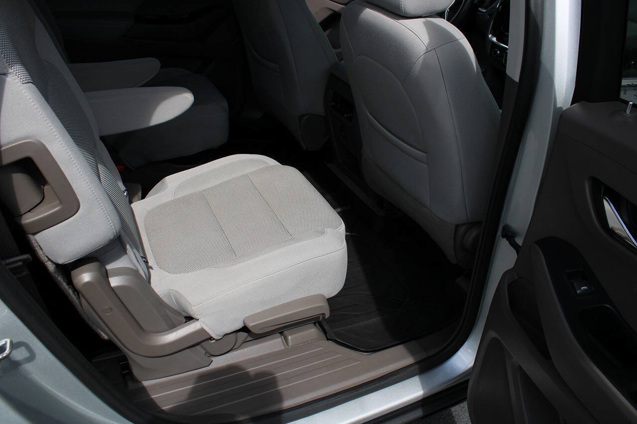 Used 2021 Chevrolet Traverse LT AWD/4WD image 37