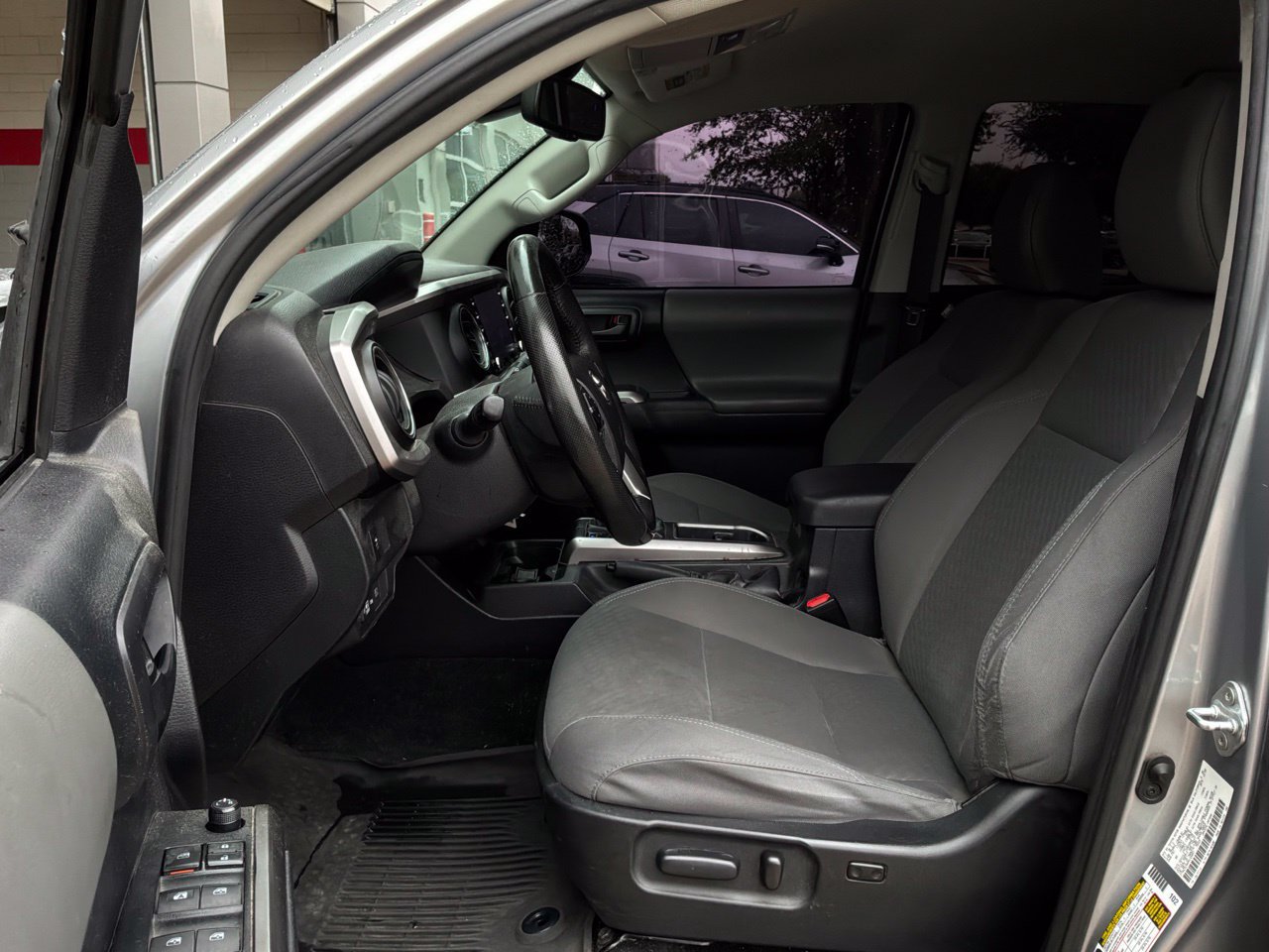 Used 2021 Toyota Tacoma SR5 RWD image 11
