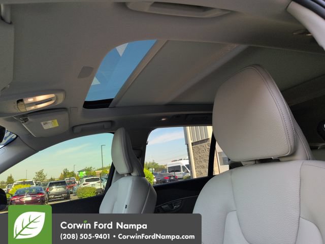 Used 2023 Volvo XC90 B5 Plus w/ Protection Package Premier AWD/4WD image 22
