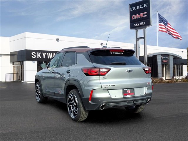 Used 2024 Chevrolet TrailBlazer RS w/ Driver Confidence Package image 4
