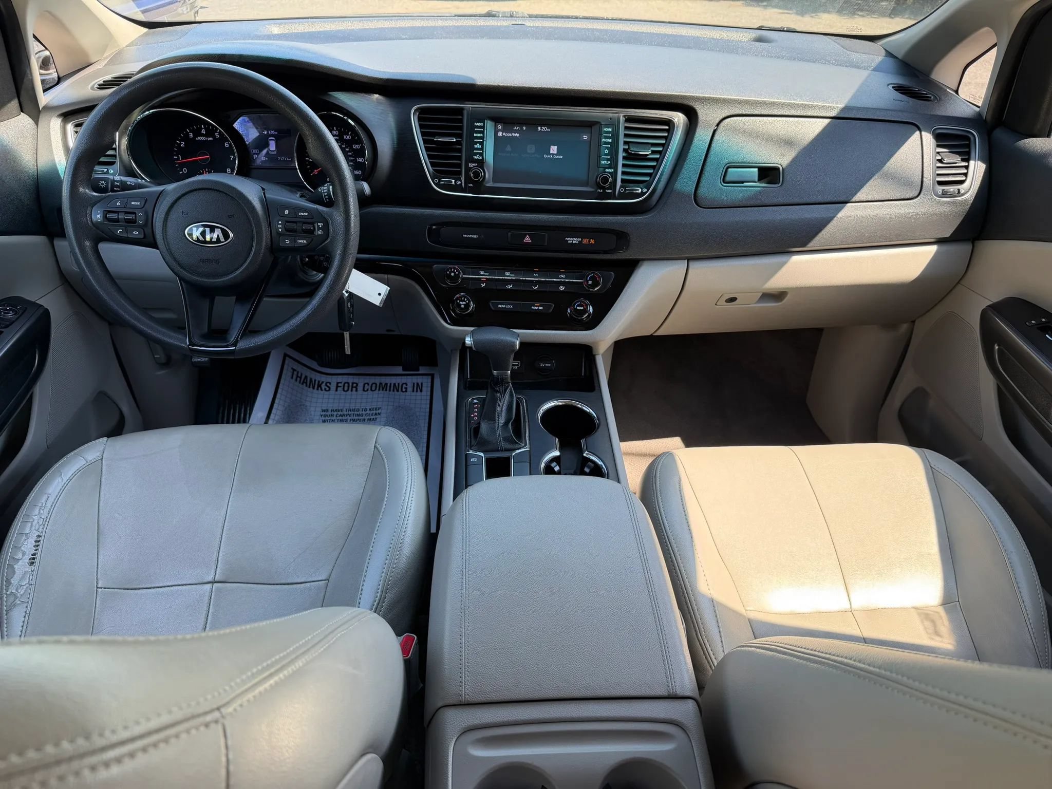 Used 2019 Kia Sedona LX FWD image 11