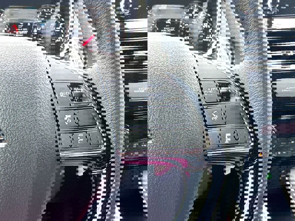 Used 2025 Mitsubishi Eclipse Cross Black Edition image 22