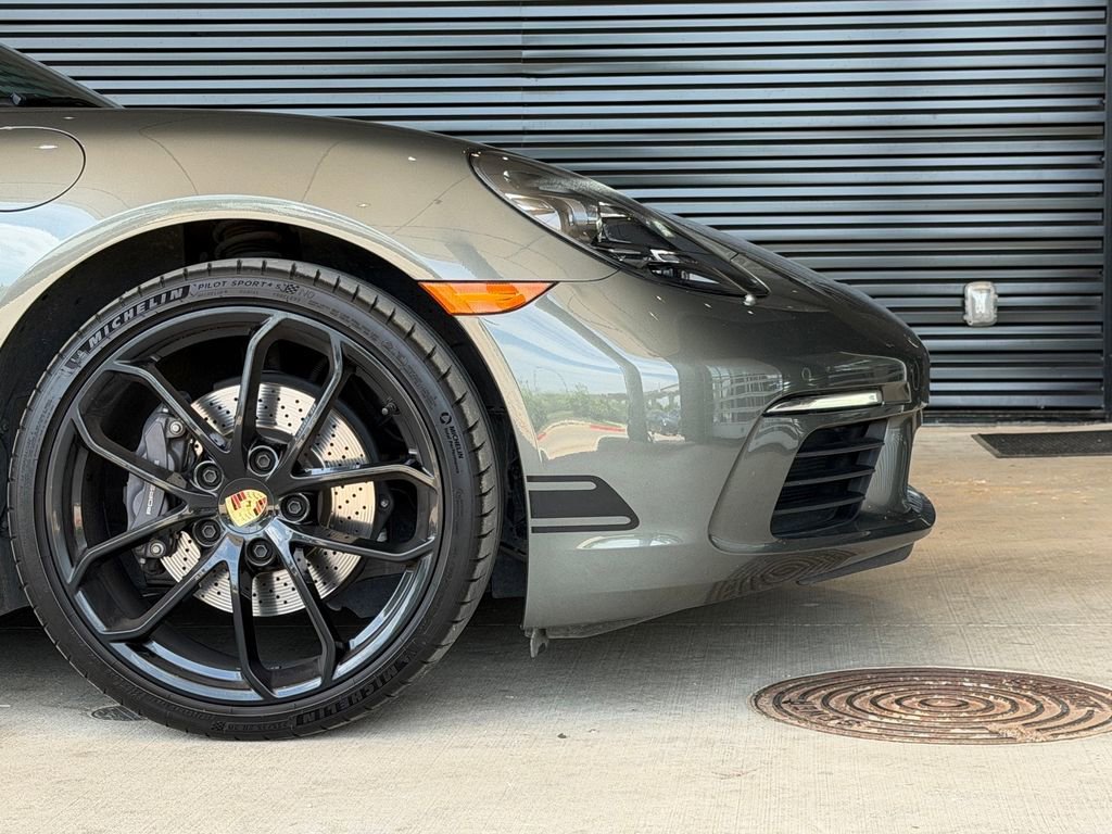 Certified 2024 Porsche 718 Cayman RWD image 10
