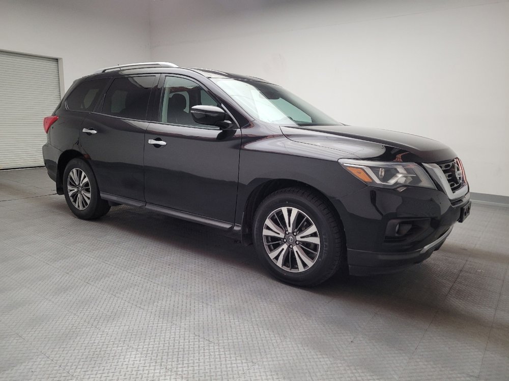 Used 2017 Nissan Pathfinder SV image 11