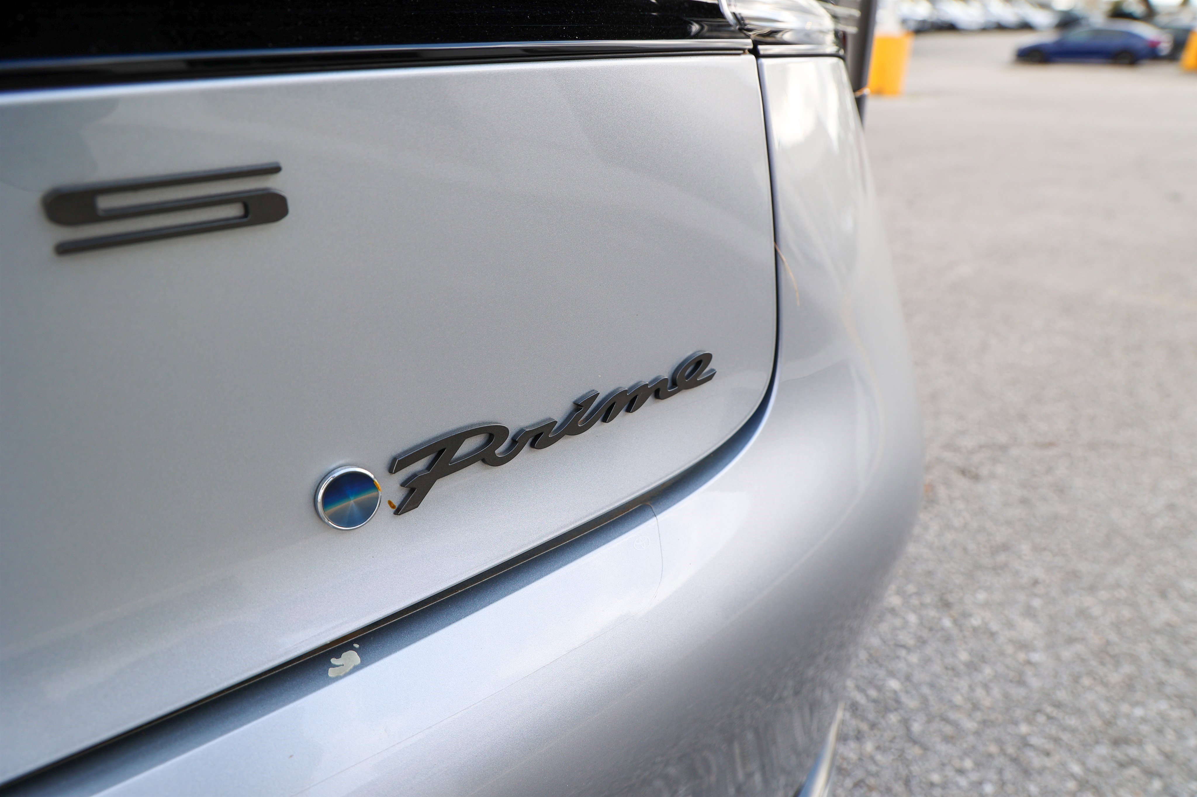 Used 2024 Toyota Prius Prime Premium w/ Advanced Technology Package FWD image 12