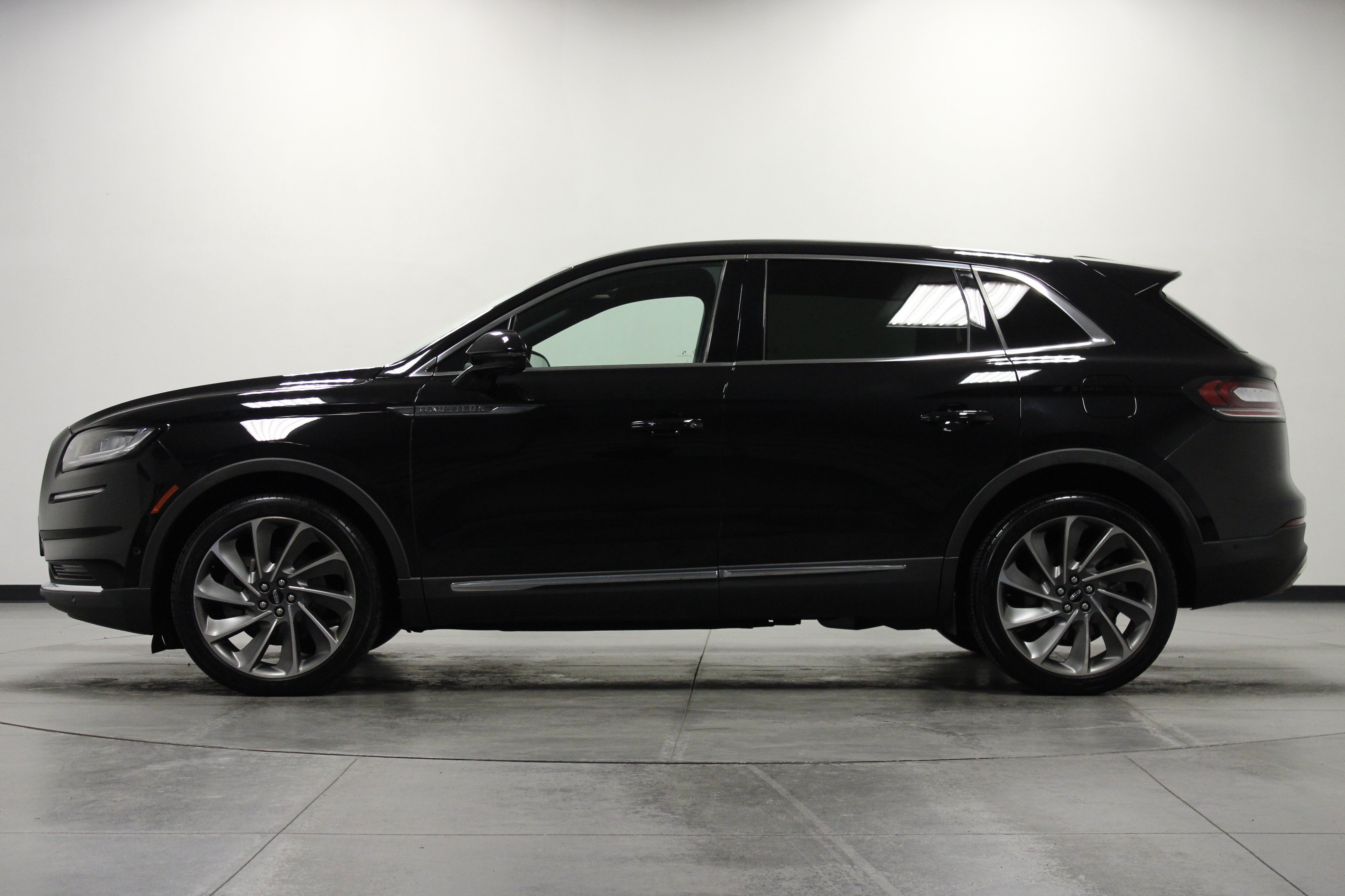 Used 2022 Lincoln Nautilus Reserve w/ Equipment Group 201A AWD/4WD image 7