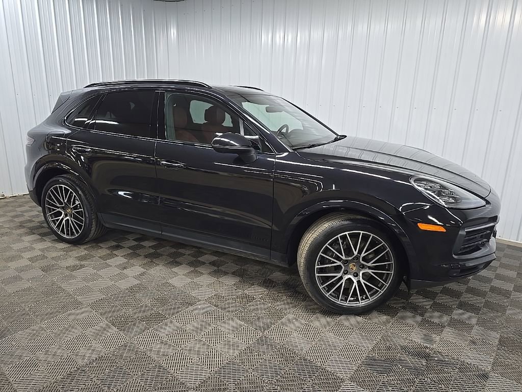 Used 2022 Porsche Cayenne Platinum Edition image 1