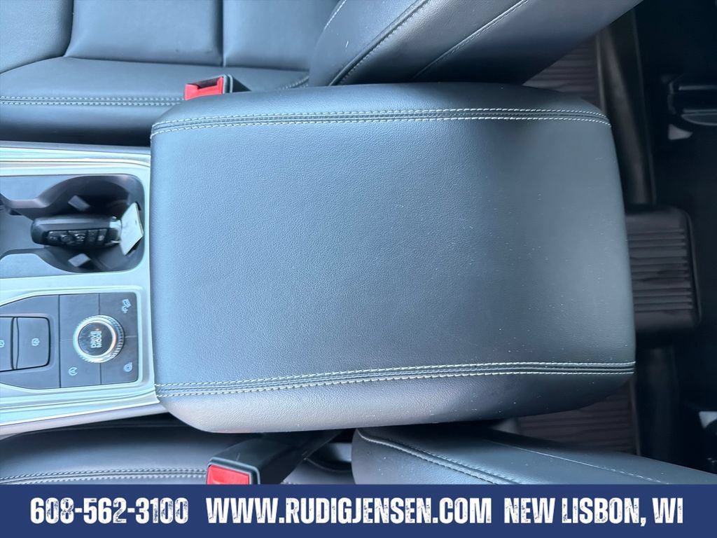 Used 2024 Ford Explorer XLT w/ Equipment Group 202A AWD/4WD image 25