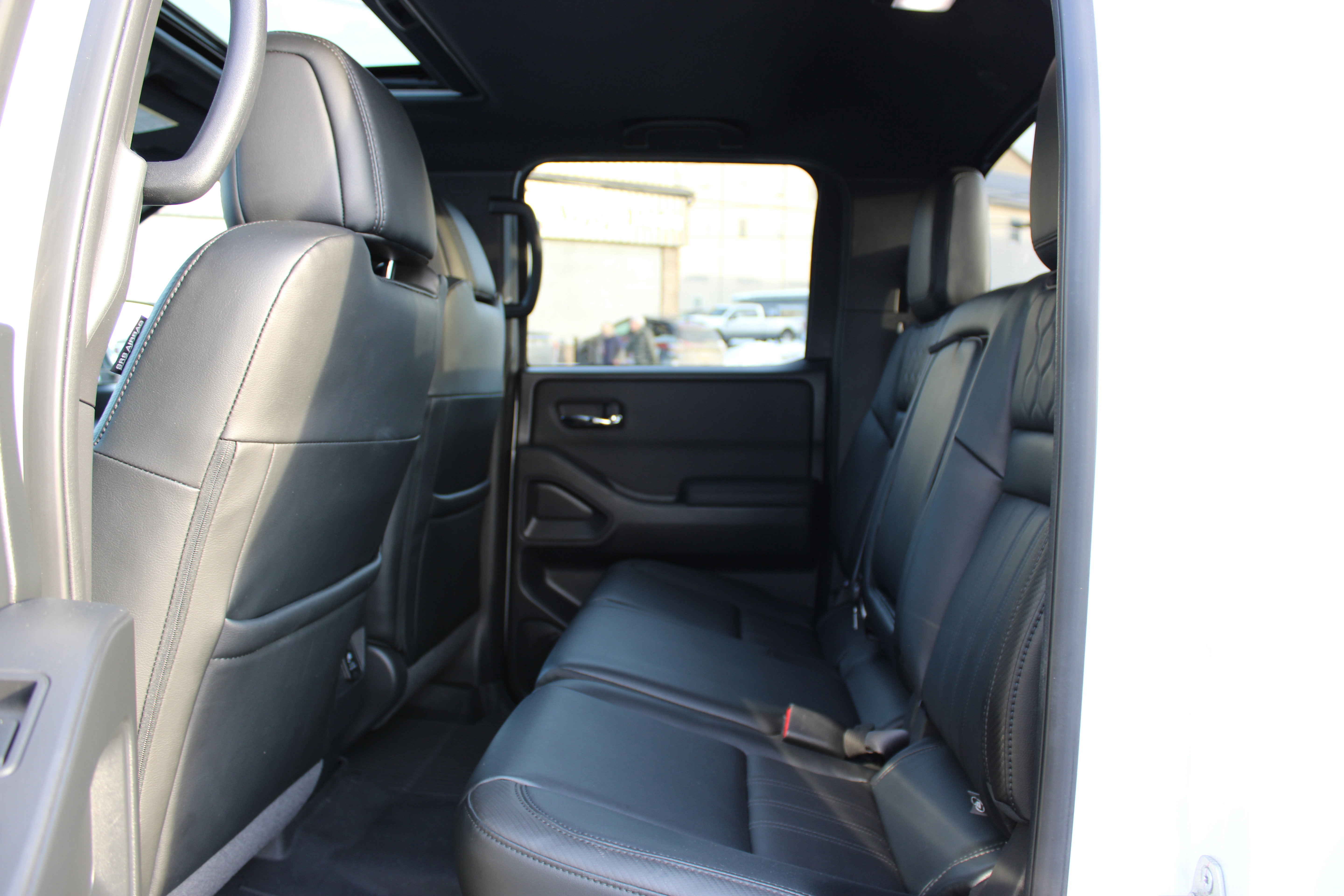 Certified 2022 Nissan Frontier PRO-4X w/ Pro-4X Premium Package image 4