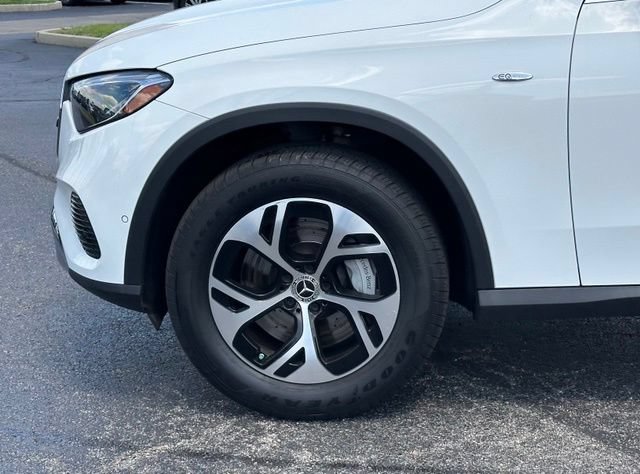 Used 2025 Mercedes-Benz GLC 350e 4MATIC image 5