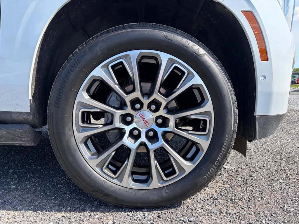 Used 2026 GMC Yukon Denali w/ Sun & Power Step Package AWD/4WD image 15