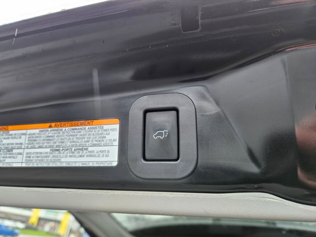 Used 2018 Toyota Sienna Limited image 13