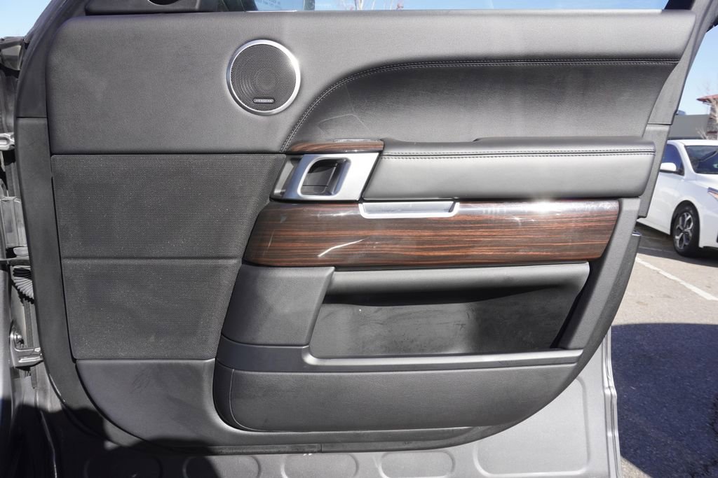 Used 2016 Land Rover Range Rover HSE image 21