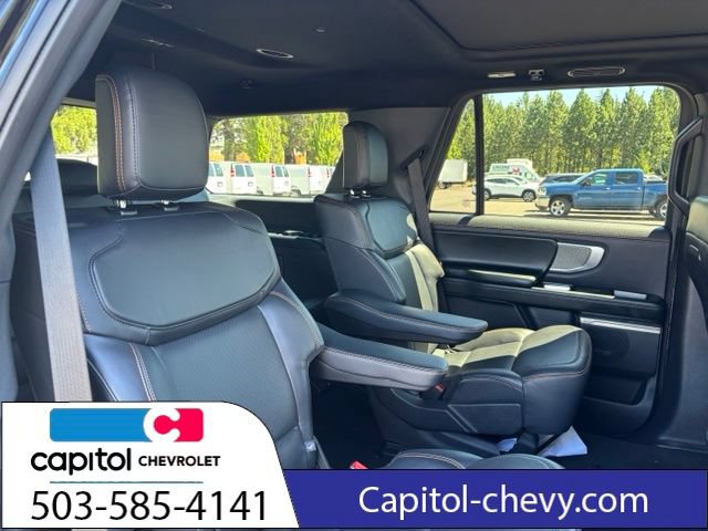 Used 2025 Ford Expedition Tremor AWD/4WD image 18