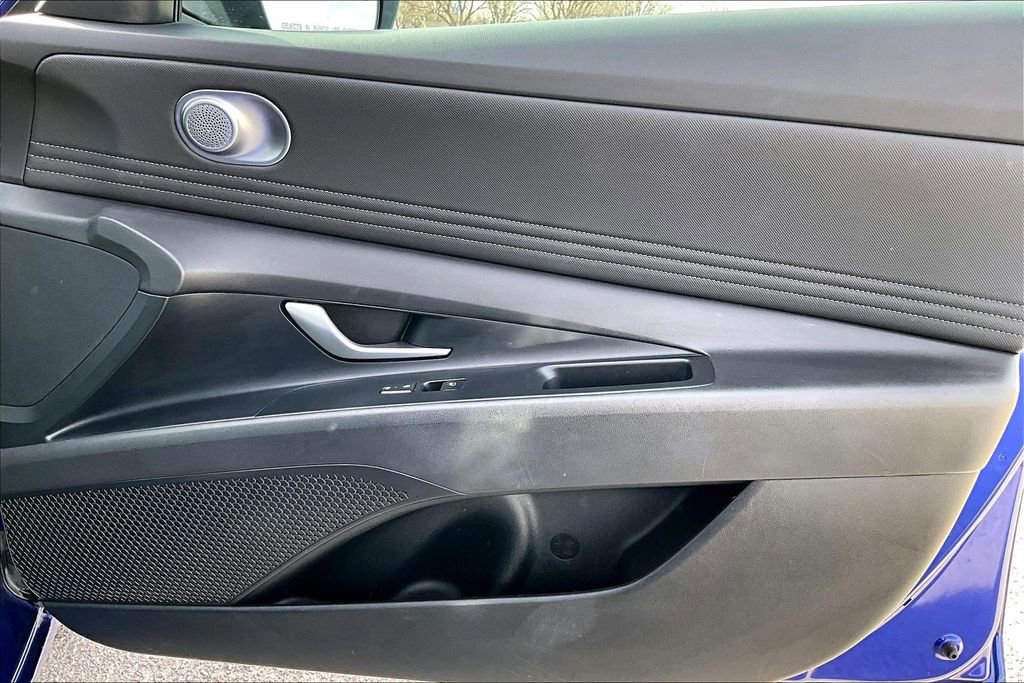 Used 2025 Hyundai Elantra SEL image 22