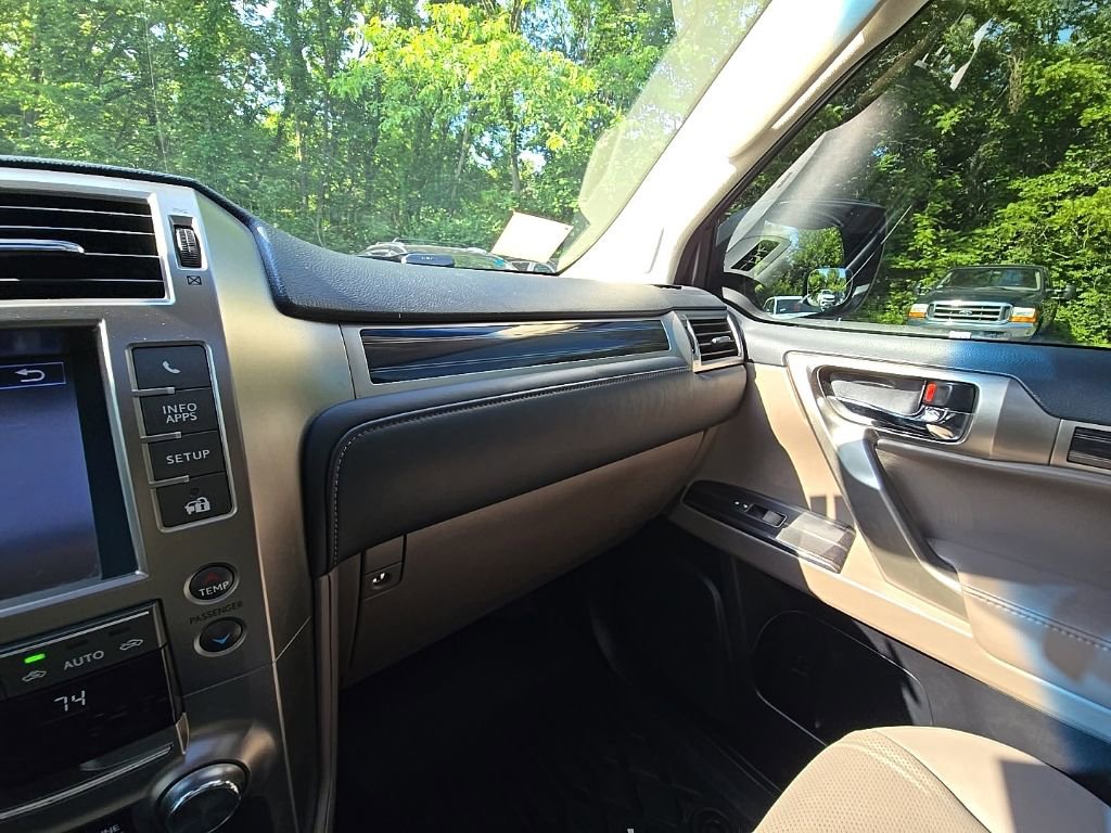 Used 2020 Lexus GX 460 Premium w/ Premium Package AWD/4WD image 25