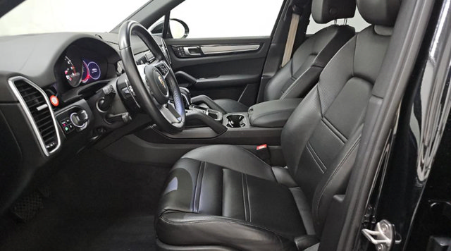 Used 2023 Porsche Cayenne Platinum Edition AWD/4WD image 12