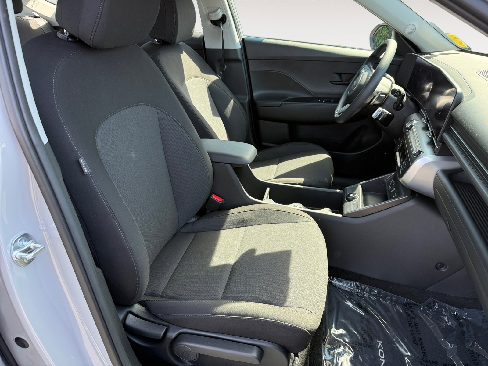 Certified 2025 Hyundai Kona SE image 19