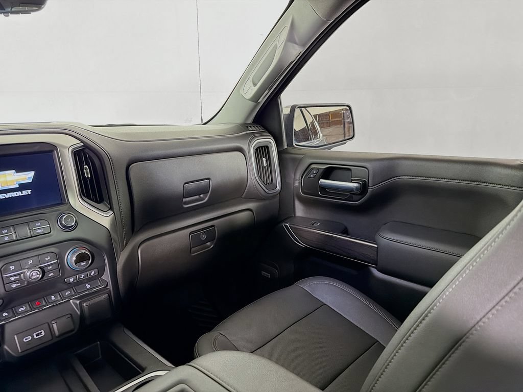 Used 2021 Chevrolet Silverado 1500 LTZ w/ Technology Package AWD/4WD image 22